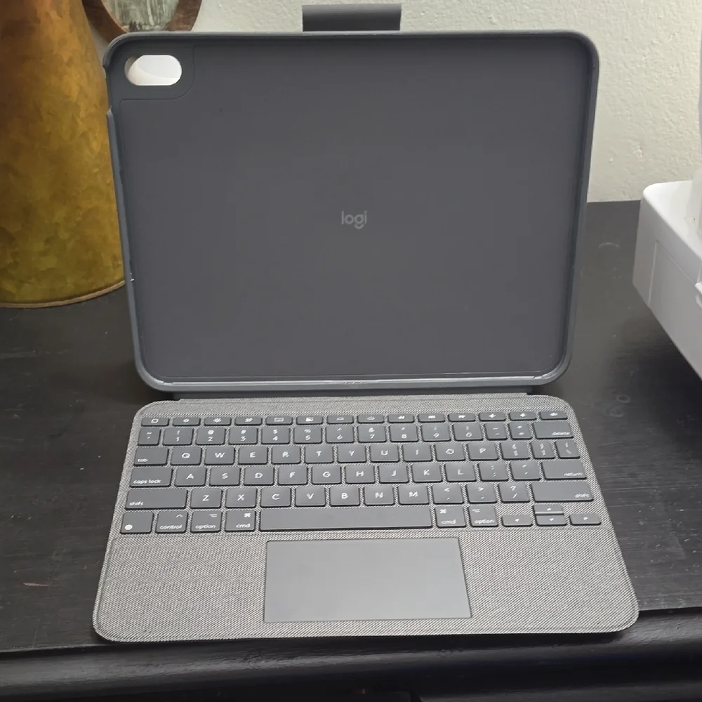 Logitech Combo Touch Keyboard Case - Black